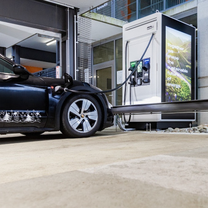 ADS-TEC_Energy_Akkordeon_ChargePost_680x680px.jpg